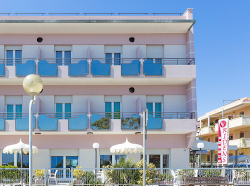 Camera viola Hotel Ridens
